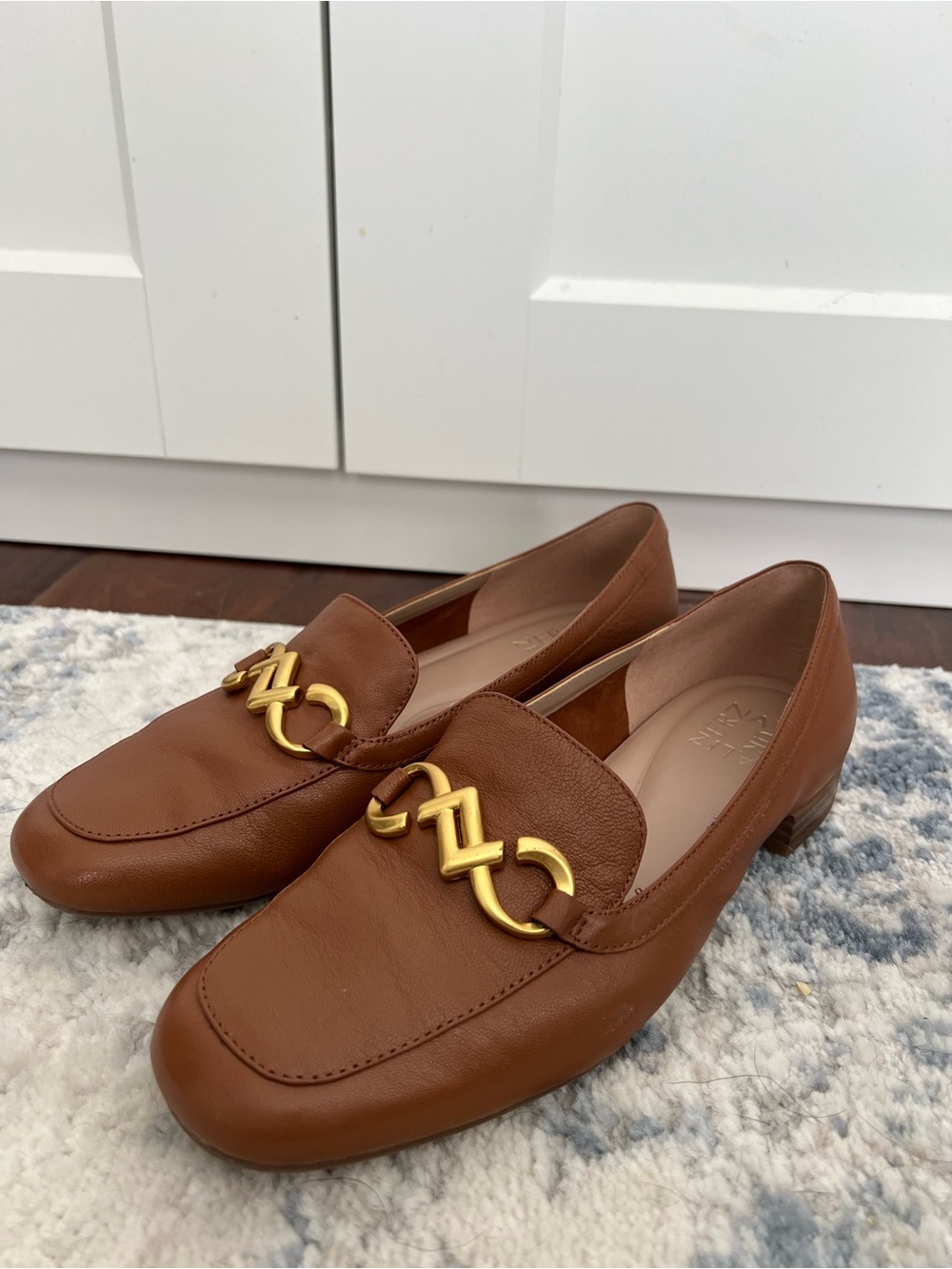 Naturalizer Tan Leather Loafers with Gold Chain Accent
